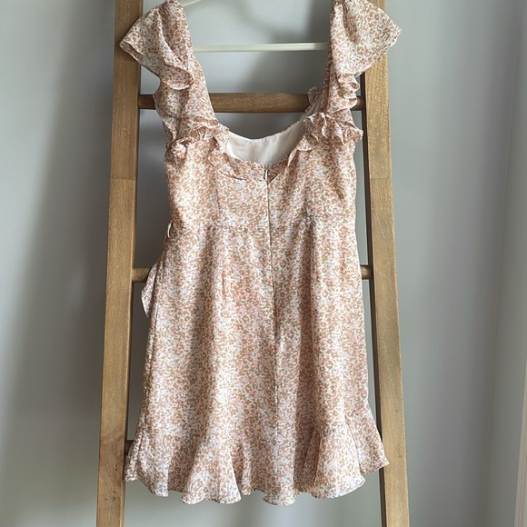 Wide Ruffle Short Floral Dress - Picture 4 of 9